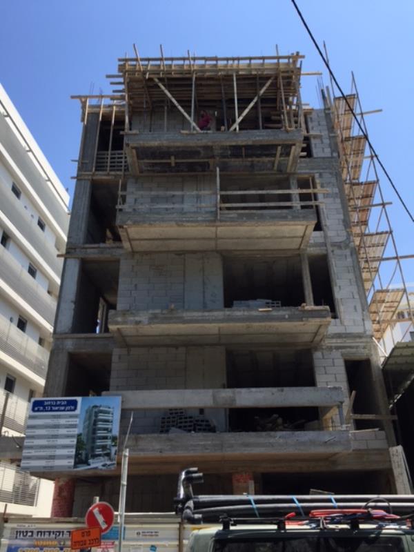 שניאור 13, תל אביב