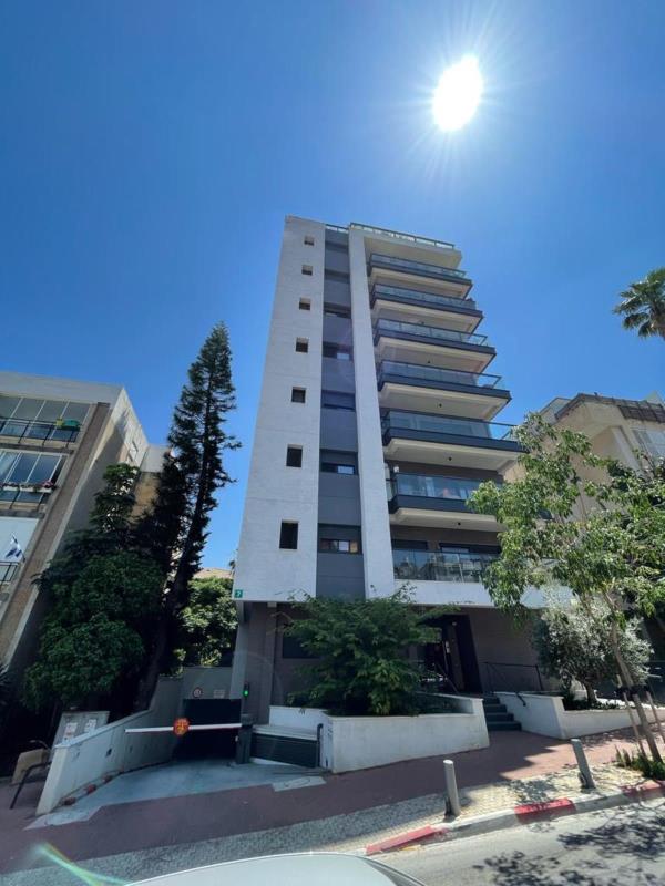 בן יוסף 7, רמת גן